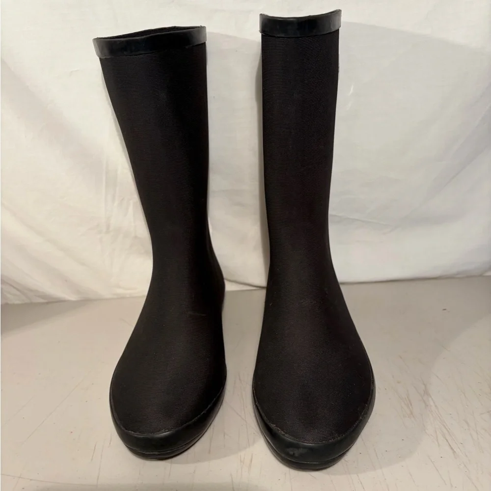 dav Women's Black Rain Boots with Pink Stripe on back size 6 height 10” scratch